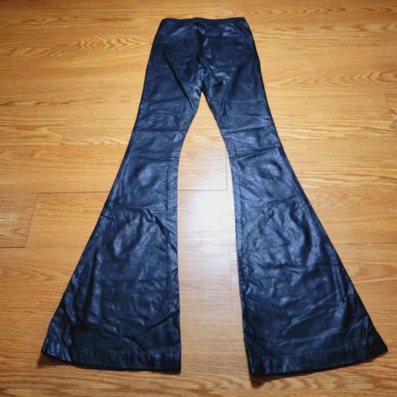Blank NYC Women's Vegan/Faux Leather Bell Bottom Pants Black Size 24 - Picture 8 of 12